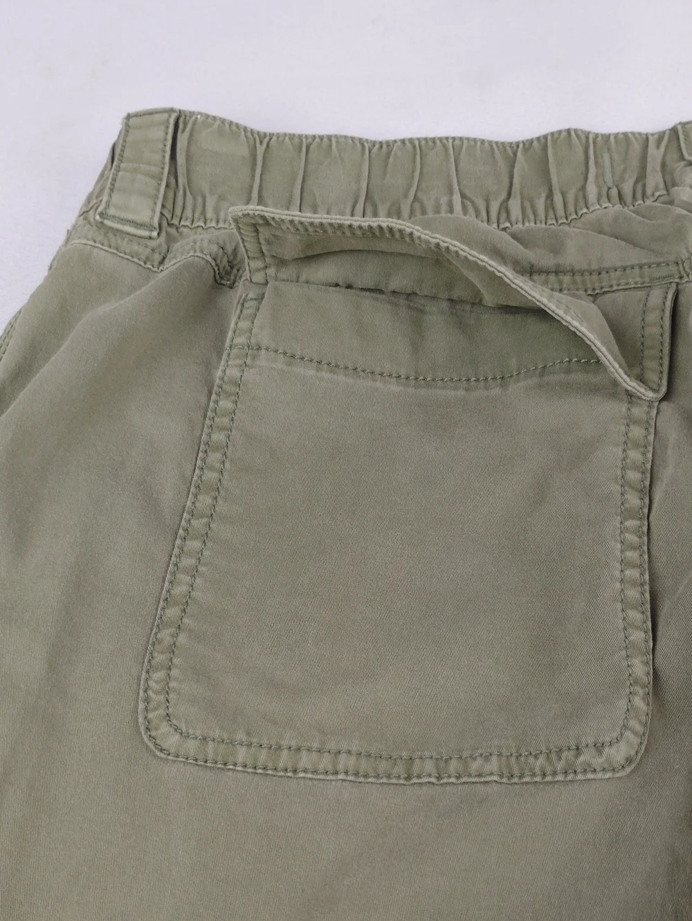 Hollister Men's Cargo Pants in Olive Green.